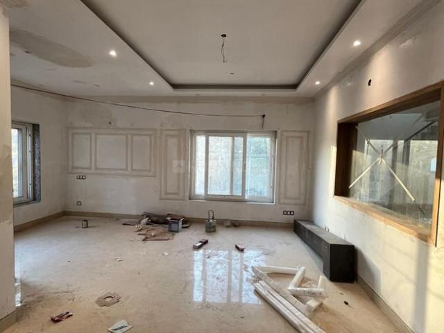 5 BHK Apartment in Vasant Kunj for resale New Delhi. The reference number is 14548281