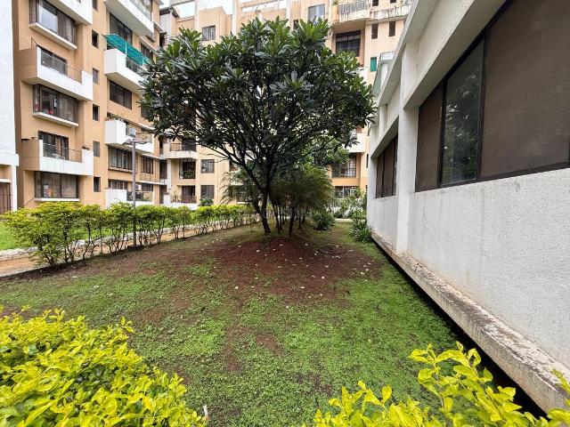 5 BHK Apartment in Veer Sawarkar Nagar for resale Nashik. The reference number is 19233017