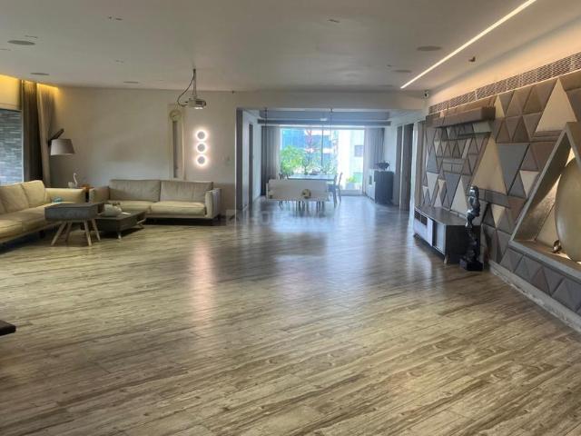 5 BHK Apartment in Vesu for rent Surat. The reference number is 18658296
