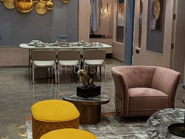 5 BHK Apartment in Vesu for rent Surat. The reference number is 20587258