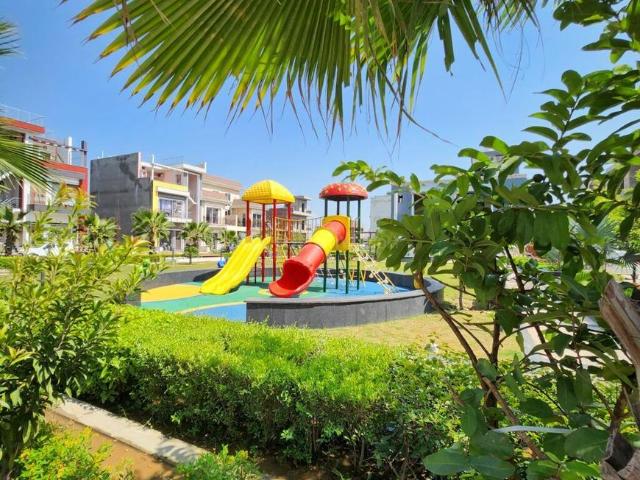 5 BHK Duplex in Bhabat for resale Zirakpur. The reference number is 16774926
