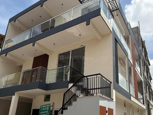 5 BHK Duplex in Jalahalli East for resale Bengaluru. The reference number is 21038916
