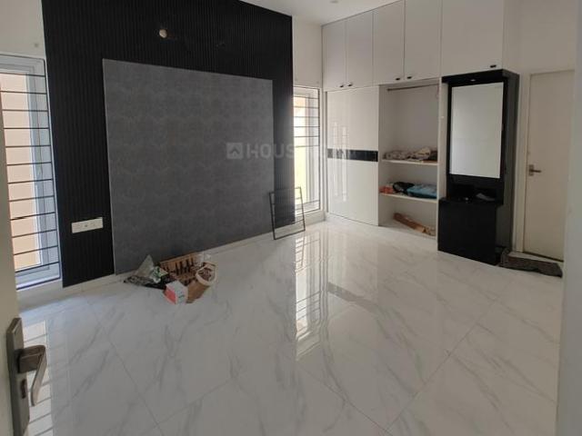 5 BHK Duplex in Neelankarai for rent Chennai. The reference number is 21343529