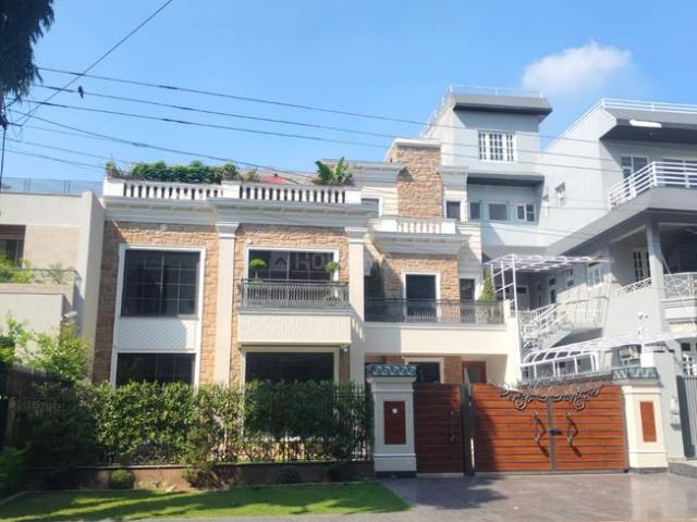 5 BHK Duplex in Sector 69 for resale Mohali. The reference number is 21335275