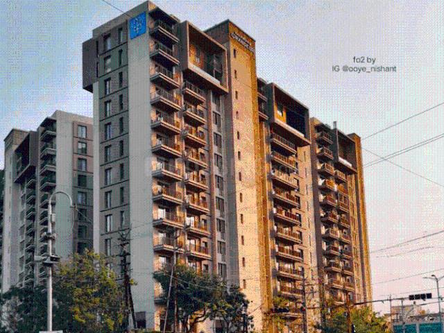 5 BHK Duplex in Palasia for resale Indore. The reference number is 21203356