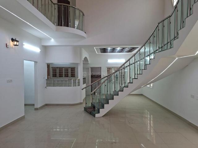 5 BHK Duplex in Ramapuram for rent Chennai. The reference number is 20093679