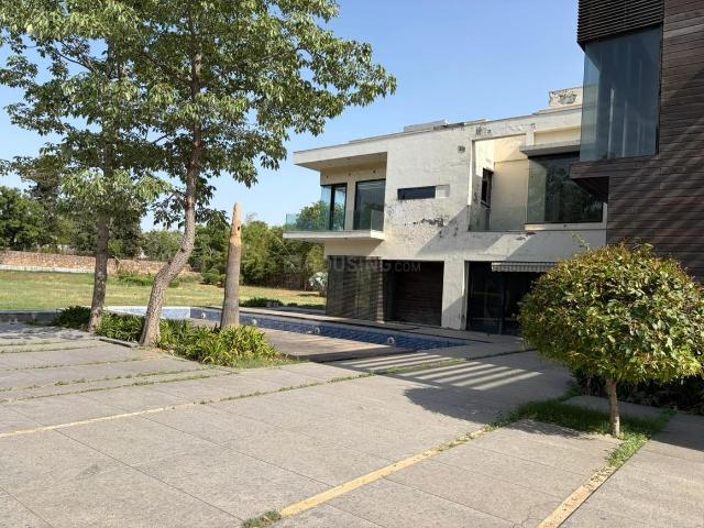 5 BHK Farm House in Chhattarpur for resale New Delhi. The reference number is 20539133