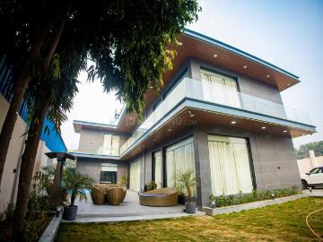 5 BHK Farm House in DLF Farms for resale New Delhi. The reference number is 20483021