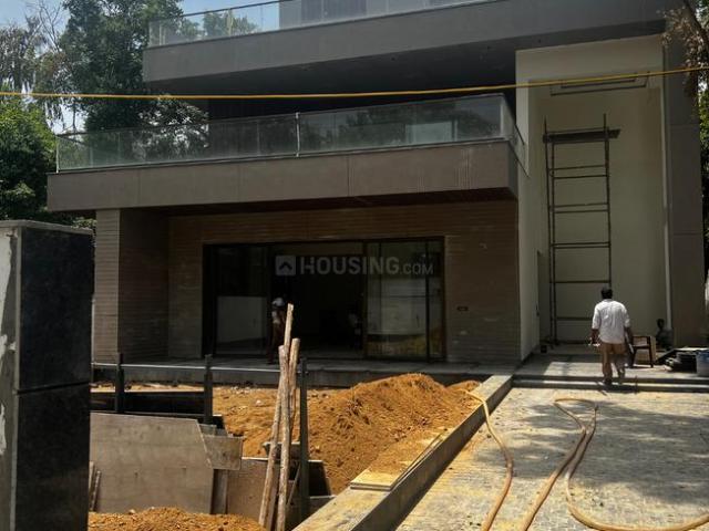 5 BHK Farm House in Radhey Mohan Drive for resale New Delhi. The reference number is 20557123