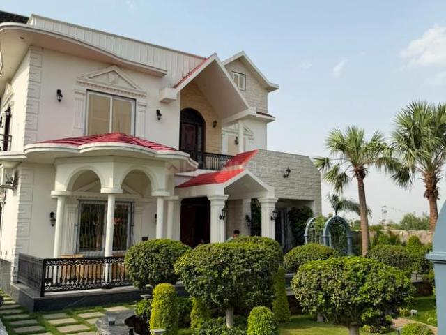 5 BHK Farm House in Yeida for resale Greater Noida. The reference number is 20590228