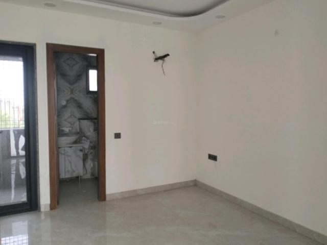 5 BHK Independent Builder Floor in Mukherjee Nagar for resale New Delhi. The reference number is 21157854