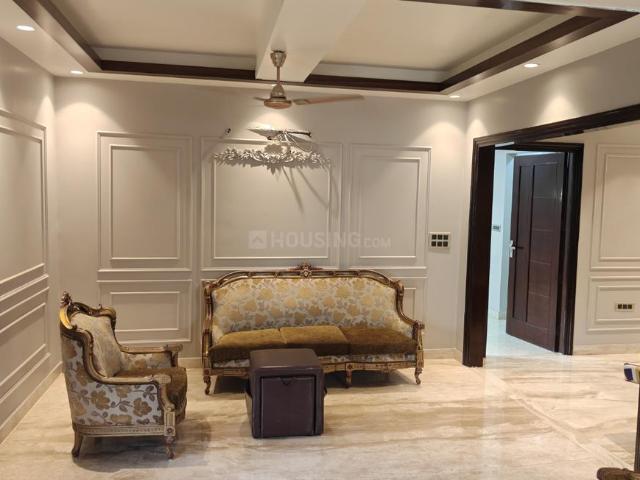5 BHK Independent Builder Floor in Model Town for resale New Delhi. The reference number is 21130851