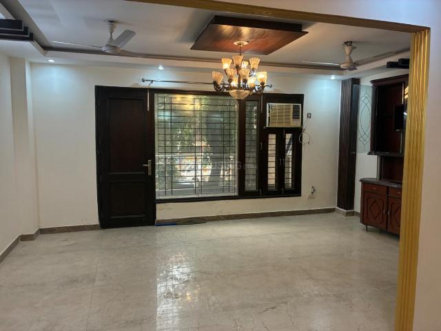 5 BHK Independent Builder Floor in Naraina for rent New Delhi. The reference number is 20828635