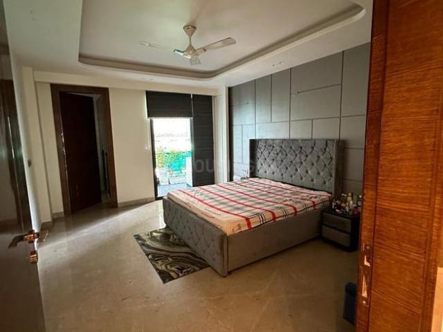 5 BHK Independent Builder Floor in DLF Phase 4 for resale Gurgaon. The reference number is 20367515