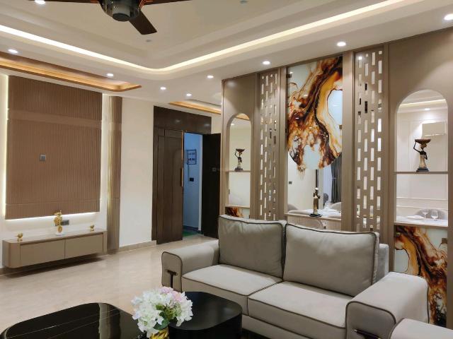 5 BHK Independent Builder Floor in Indirapuram for resale Ghaziabad. The reference number is 19270636
