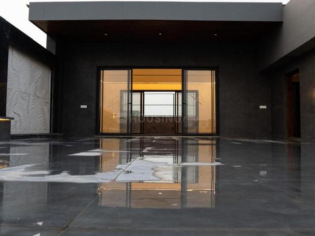 5 BHK Independent Builder Floor in Punjabi Bagh for resale New Delhi. The reference number is 19586658
