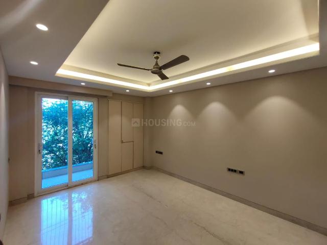 5 BHK Independent Builder Floor in Panchsheel Park for resale New Delhi. The reference number is 20991928