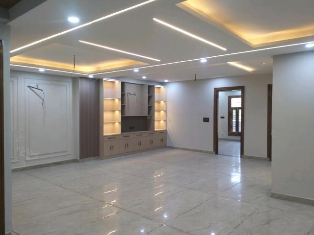 5 BHK Independent Builder Floor in Rajendra Nagar for resale Ghaziabad. The reference number is 19858358