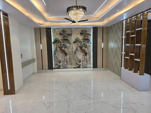 5 BHK Independent Builder Floor in Rajendra Nagar for resale Ghaziabad. The reference number is 20241113