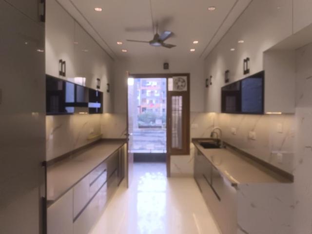 5 BHK Independent Builder Floor in Sector 24 Rohini for resale New Delhi. The reference number is 17919504