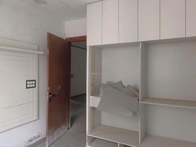 5 BHK Independent Builder Floor in Sector 25 Rohini for resale New Delhi. The reference number is 20004264