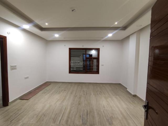 5 BHK Independent Builder Floor in Sector 25 Rohini for resale New Delhi. The reference number is 21156726