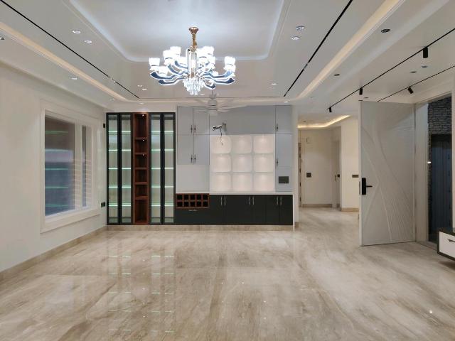 5 BHK Independent Builder Floor in Vaishali for resale Ghaziabad. The reference number is 19239066