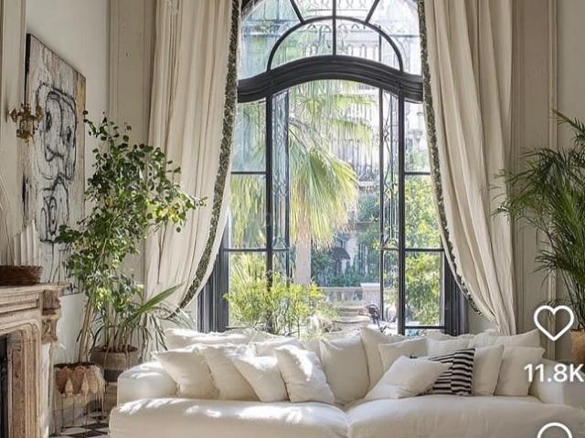 5 BHK Independent Builder Floor in Vasant Vihar for resale New Delhi. The reference number is 20264569