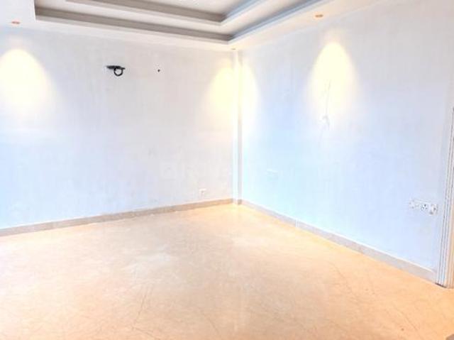 5 BHK Independent Builder Floor in Vasant Kunj for resale New Delhi. The reference number is 20022527