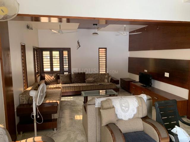 5 BHK Independent House in Thaltej for resale Ahmedabad. The reference number is 18299816