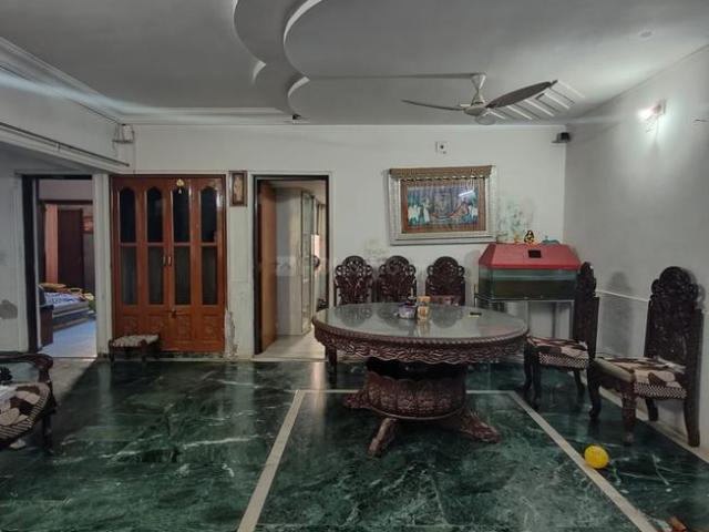 5 BHK Independent House in Thaltej for resale Ahmedabad. The reference number is 19832097