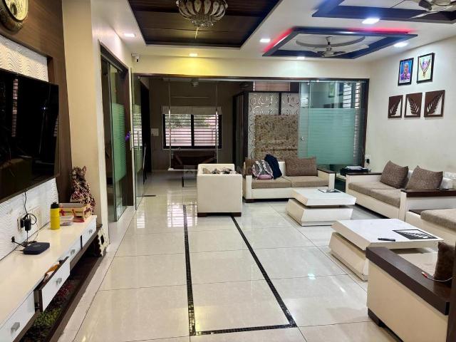 5 BHK Independent House in Thaltej for resale Ahmedabad. The reference number is 20989633