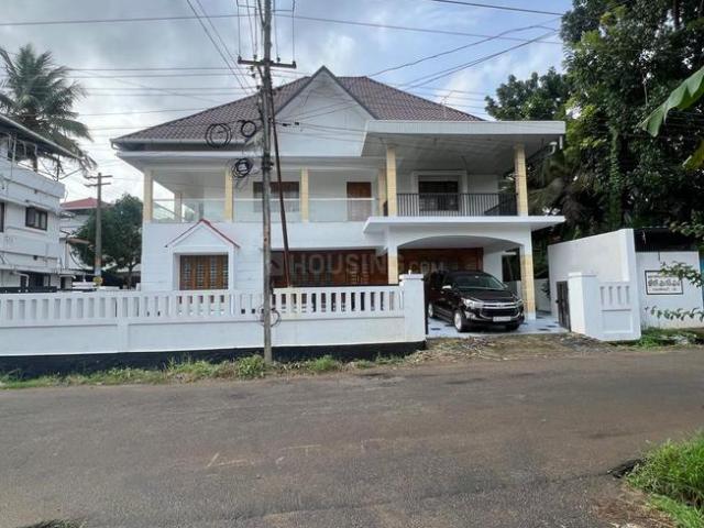 5 BHK Independent House in Thiroor for resale Thrissur. The reference number is 20693638
