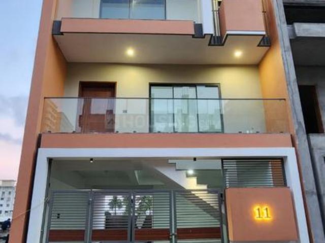 5 BHK Independent House in Udhna for resale Surat. The reference number is 16733228