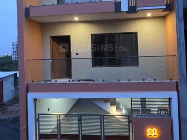 5 BHK Independent House in New Althan for resale Surat. The reference number is 17664873