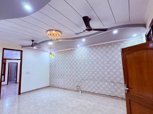 5 BHK Independent House in Vasundhara for resale Ghaziabad. The reference number is 20575854