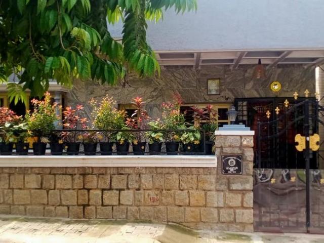 5 BHK Independent House in Vijayanagar for resale Bengaluru. The reference number is 10970518