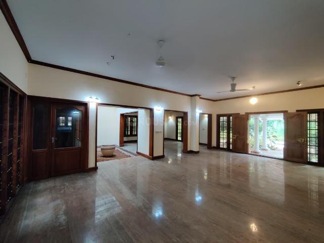 5 BHK Independent House in Vyttila for rent Kochi. The reference number is 20202749