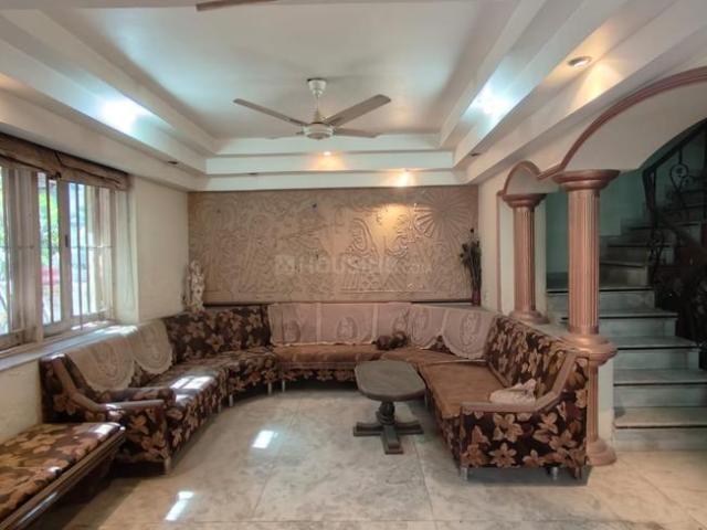 5 BHK Independent House in Ambawadi for resale Ahmedabad. The reference number is 20663142