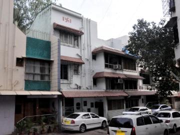 5 BHK Independent House in Andheri West for resale Mumbai. The reference number is 19621352