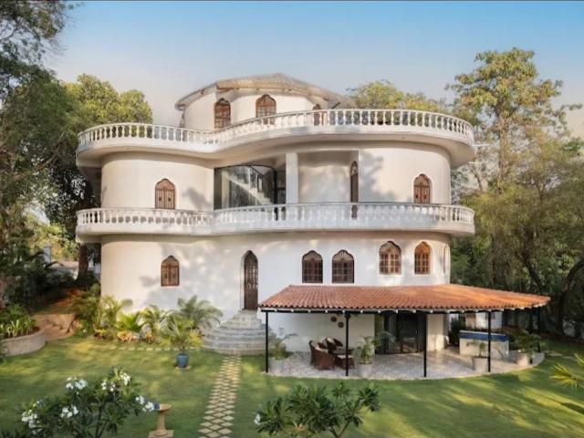 5 BHK Independent House in Assagao for resale Goa. The reference number is 20105821