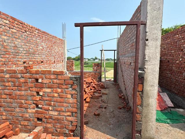 5 BHK Independent House in Babatpur for resale Varanasi. The reference number is 18668258