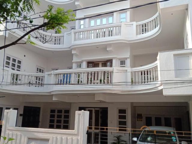 5 BHK Independent House in Baguiati for resale Kolkata. The reference number is 5495491