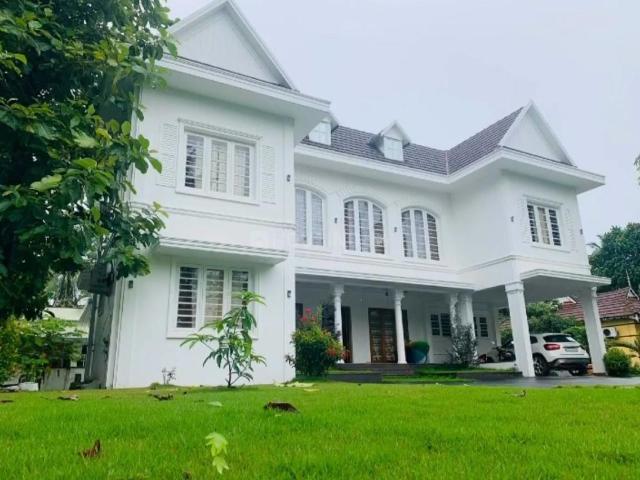 5 BHK Independent House in Cheranalloor for resale Kochi. The reference number is 20238364