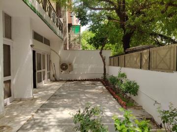 5 BHK Independent House in Defence Colony for rent New Delhi. The reference number is 20562982