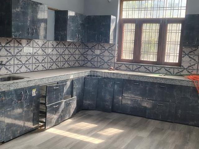 5 BHK Independent House in Gomti Nagar for resale Lucknow. The reference number is 19235925