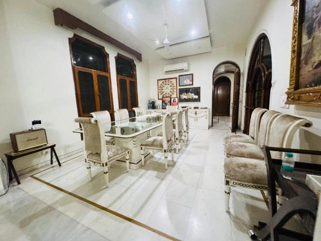 5 BHK Independent House in Greater Kailash I for rent New Delhi. The reference number is 19897079