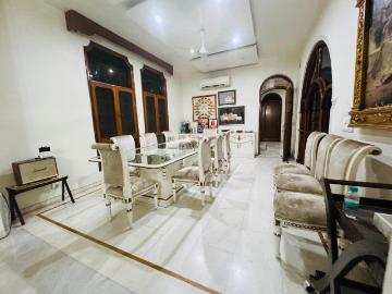 5 BHK Independent House in Greater Kailash I for rent New Delhi. The reference number is 19897079