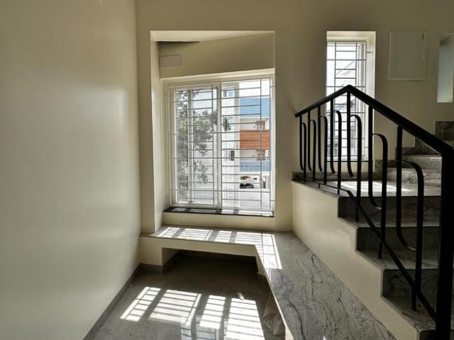 5 BHK Independent House in Injambakkam for resale Chennai. The reference number is 20910985
