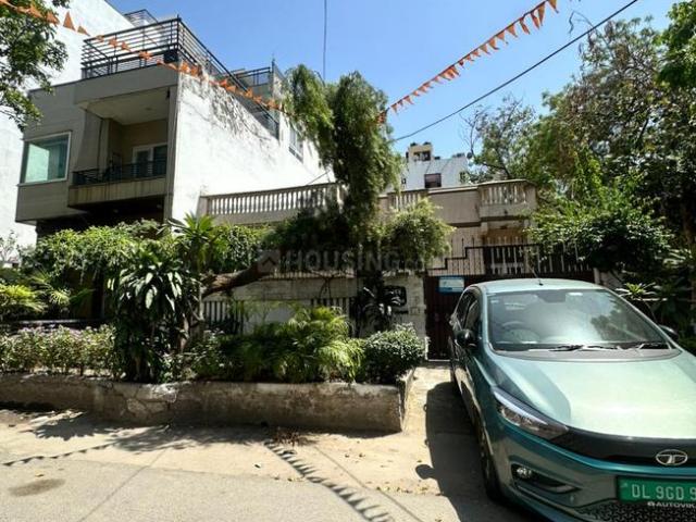 5 BHK Independent House in Janakpuri for resale New Delhi. The reference number is 19977502